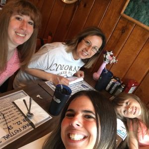 Meet your Posher, Lori